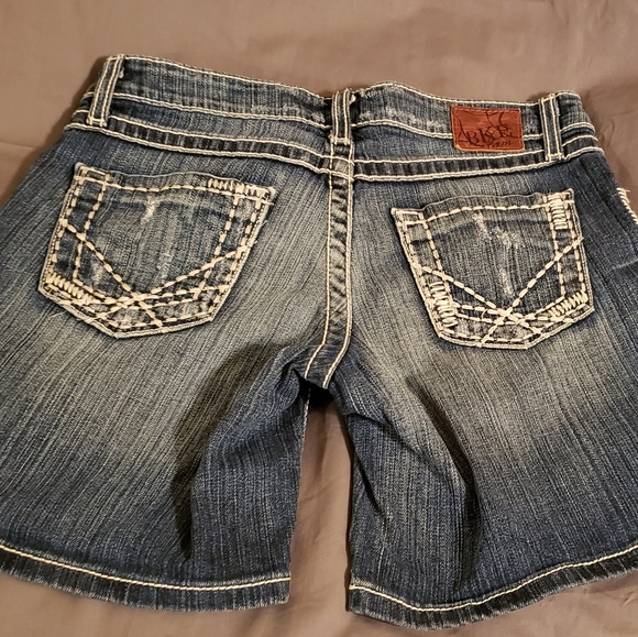 Bke womens shorts - Picture 2 of 4